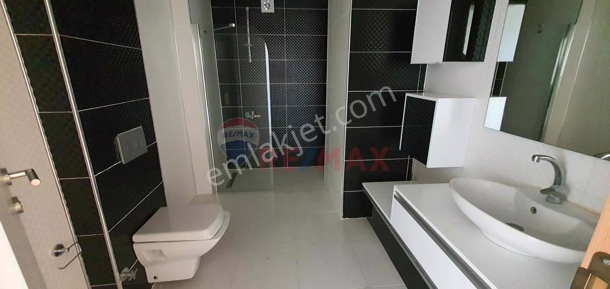 Bağlıca'da Satılık - Çift Teraslı, Şömineli 6+1 Dublex Daire - Görsel 23