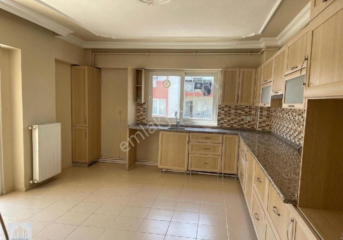 Nazilli Zafer Kiralık Daire Besradan Zafer Mahallesinde Kiralık Doğalgazlı Geniş Arakat 3+1 Daire