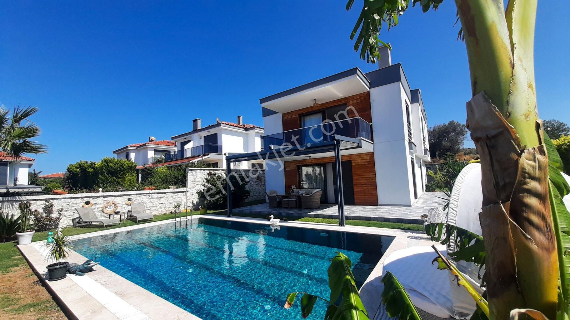 Çeşme Alaçatı Satılık Villa Çeşme Alaçatı’da Satılık Tam Müstakil Villa