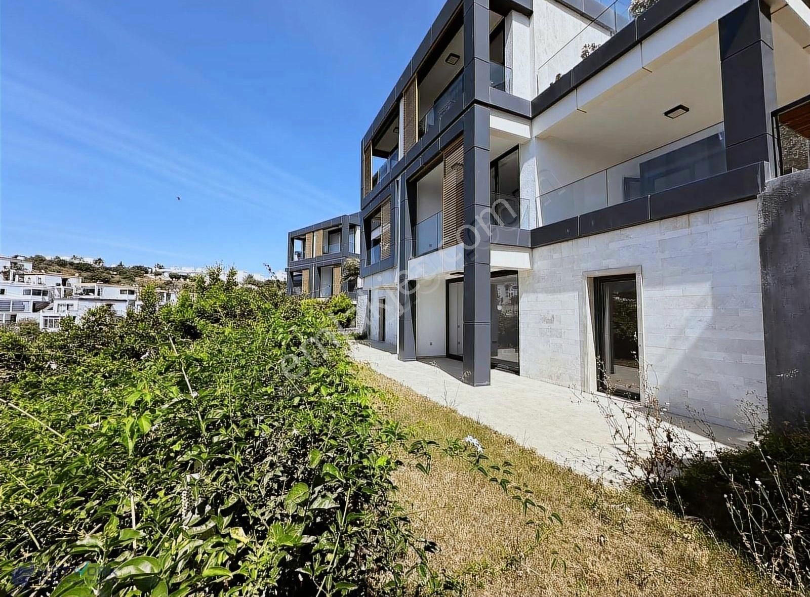 Bodrum Eskiçeşme Satılık Residence Bodrum Bardakçı Koyunda Özel Plajlı 3+1 Dubleks Residence