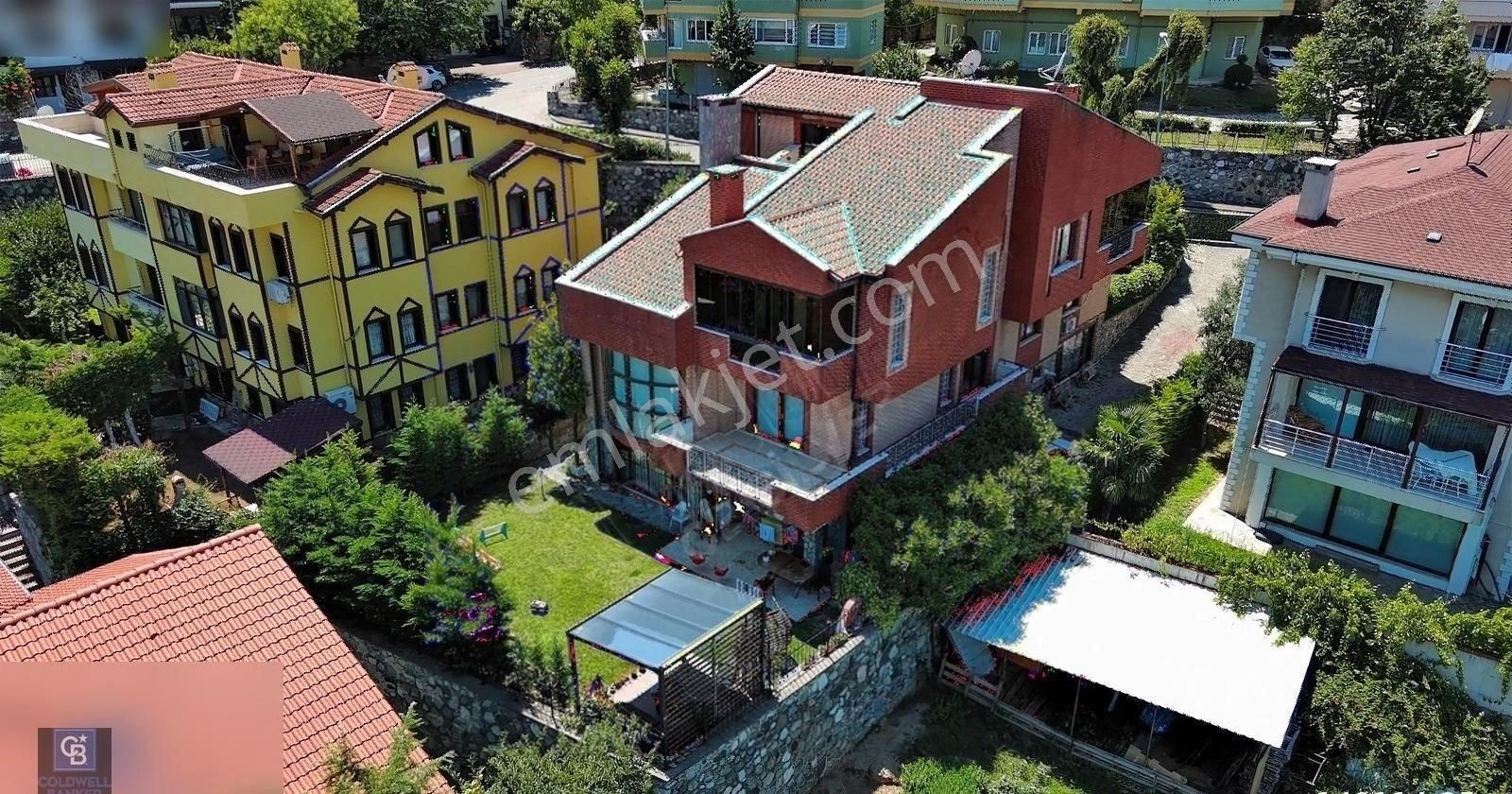 Nilüfer Çamlıca Satılık Villa ÇAMLICA 9+2 TRİPLEKS SATILIK VİLLA