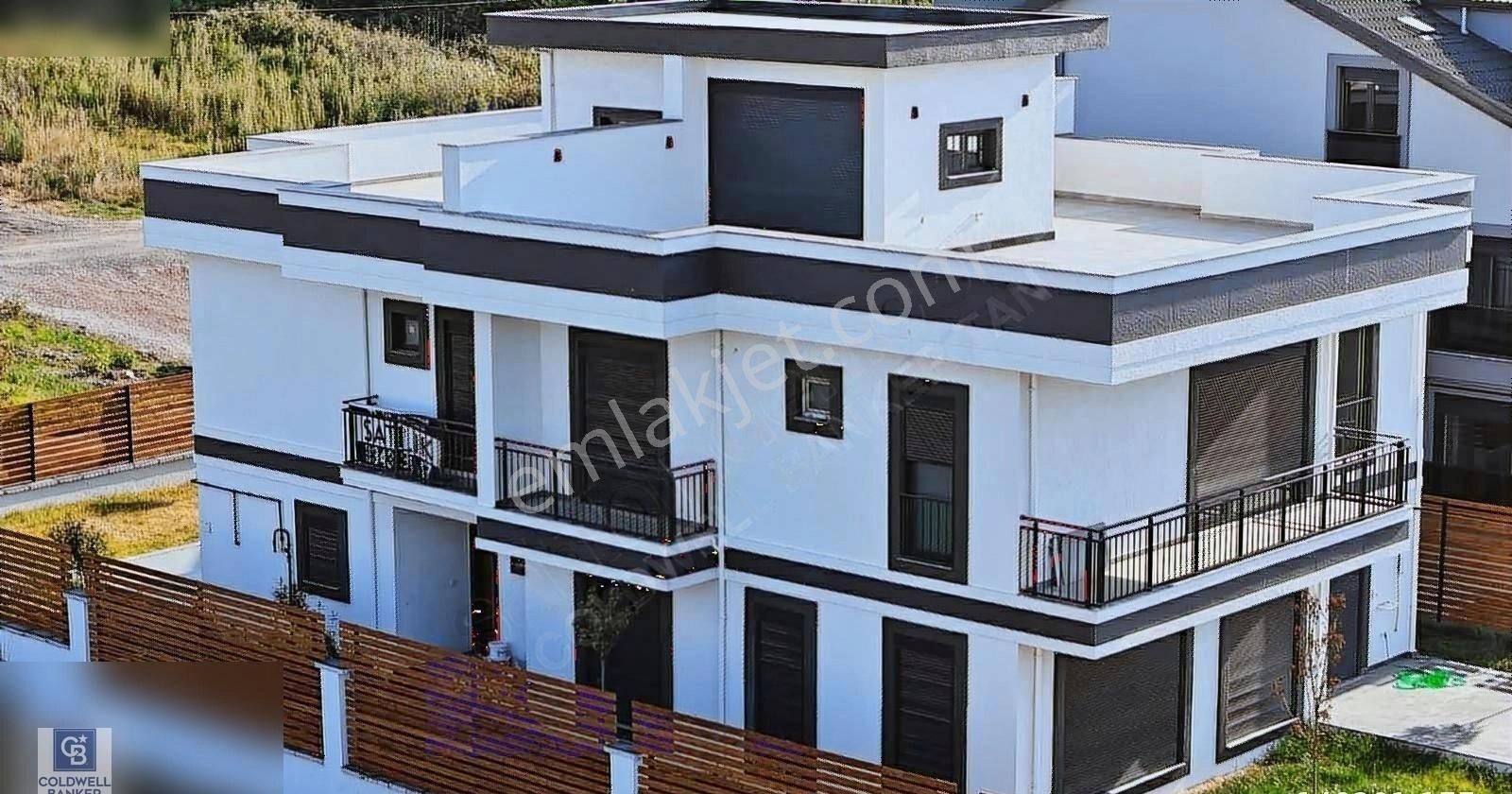 Başiskele Damlar Satılık Villa BAŞİSKELE DAMLAR DA SATILIK VİLLA