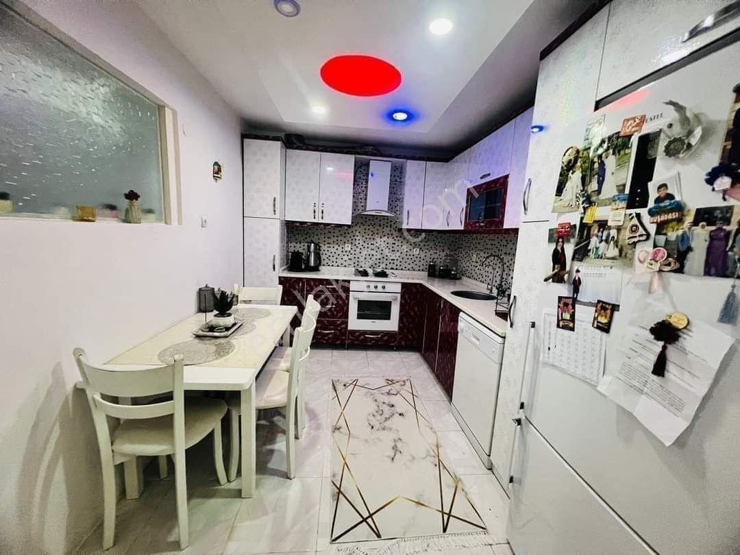 Kuşadası Davutlar Satılık Daire KUŞADASI DAVUTLAR MWRKEZDE SATILIK 3+1 DAİRE 