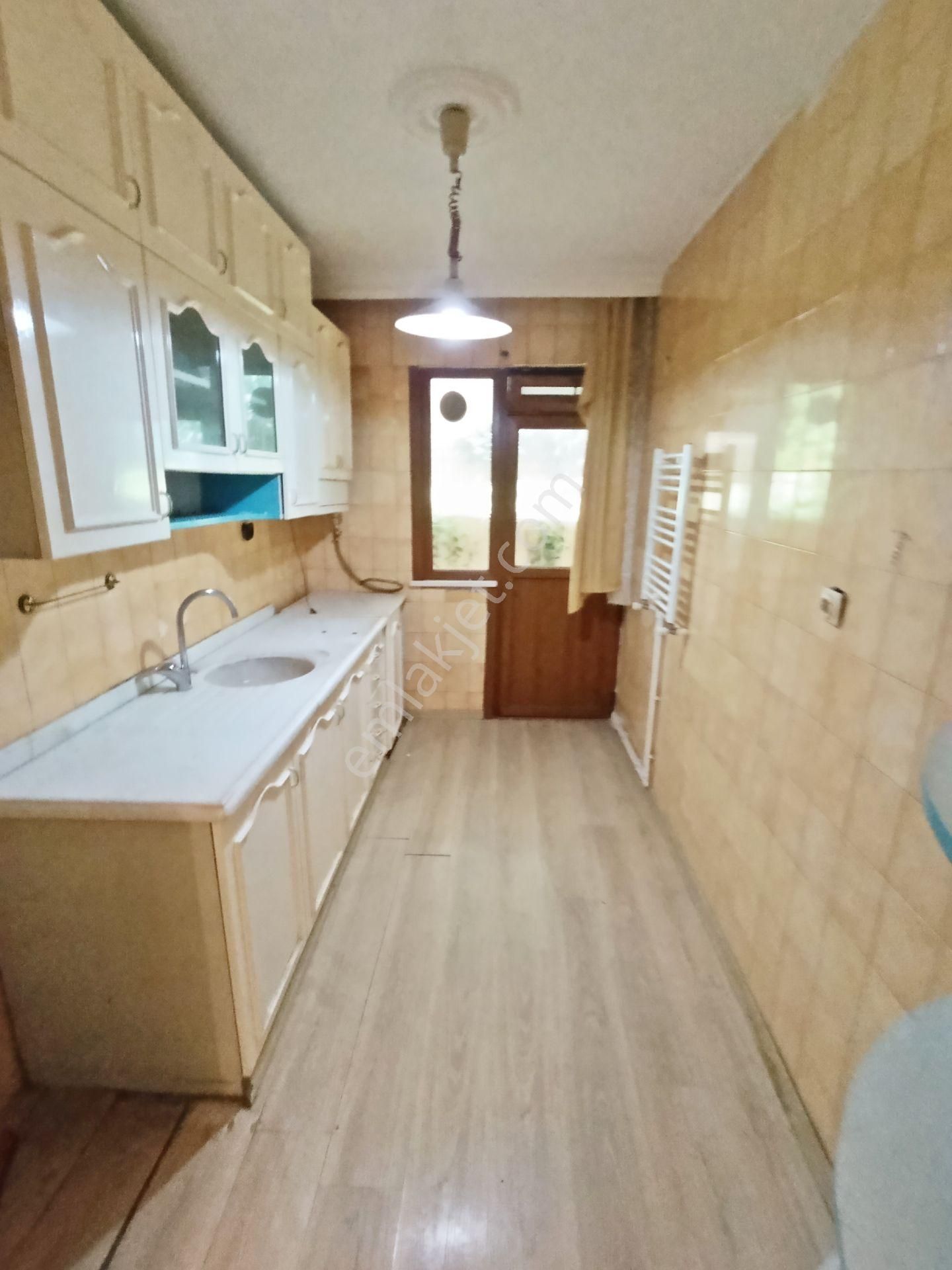 Şişli Fulya Kiralık Daire  Mecidiyeköy Ortaklarda Cevahir Avmye Yakın 3+1 Kombili Daire EMLAK MASASI