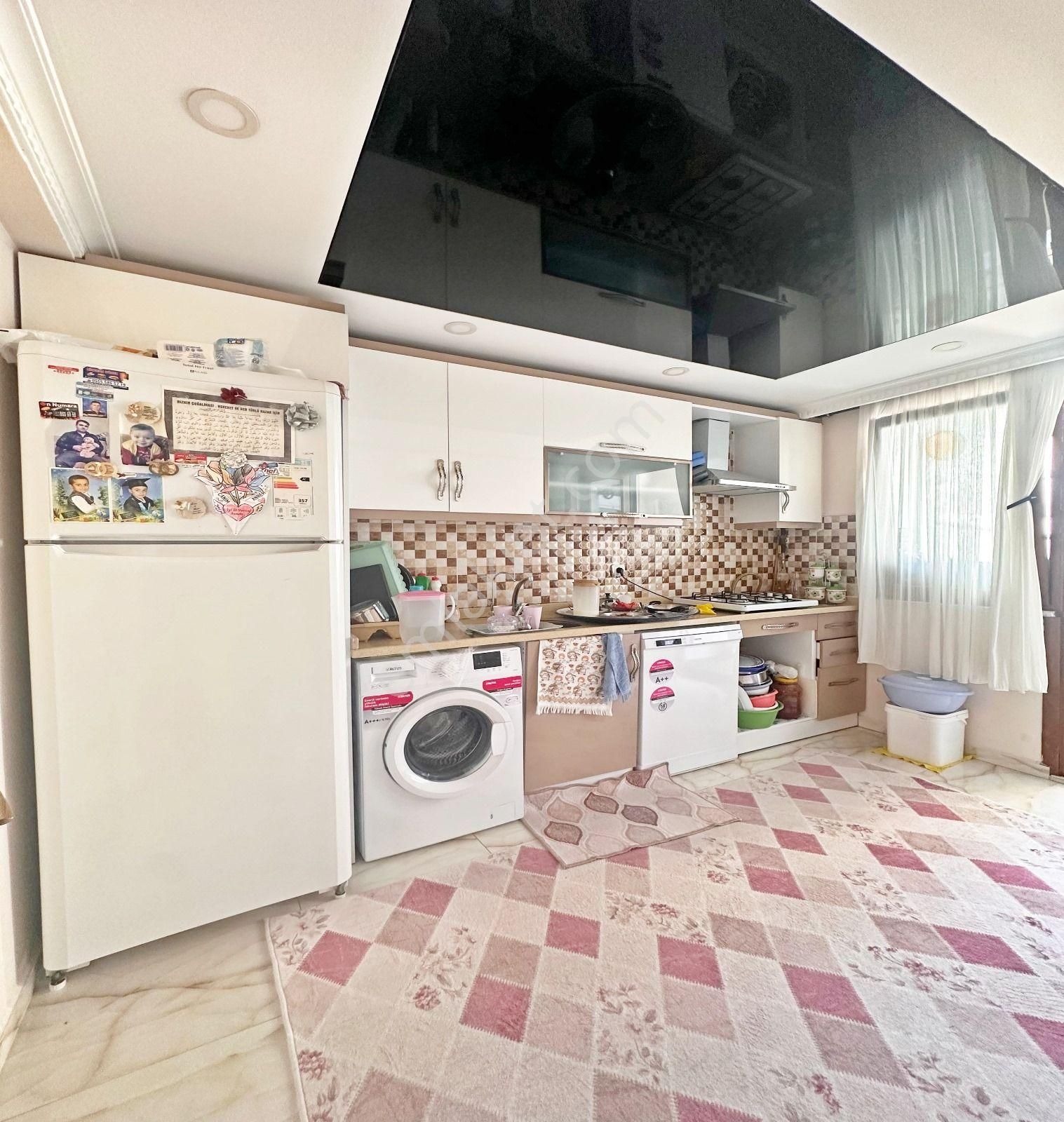 Esenyurt Osmangazi Satılık Daire ESENYURT KIRAÇ OSMANGAZİ MAHALLESİNDE DUBLEKS DAİRE 4+2 200m2