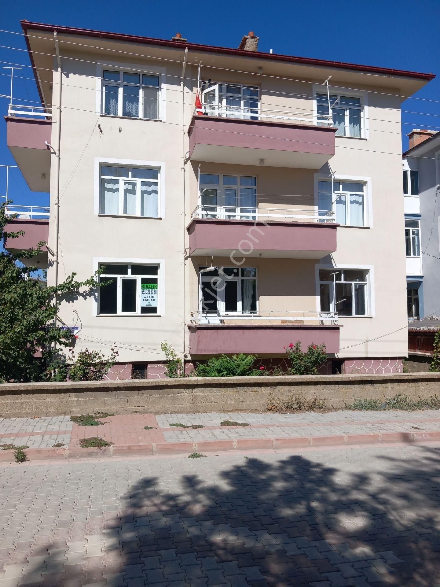 Akşehir Yeni Kiralık Daire CETIN EMLAKTAN DOGALGAZLI KIRALIK