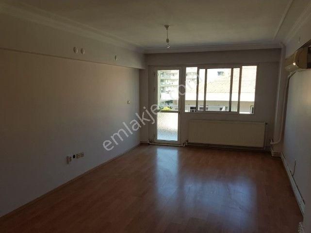 Karşıyaka Yalı Hastaneye Yakın Kiralık Daire Karşıyaka Yalı Mahallesinde Ara Kat 2+1 Kiralık Daire