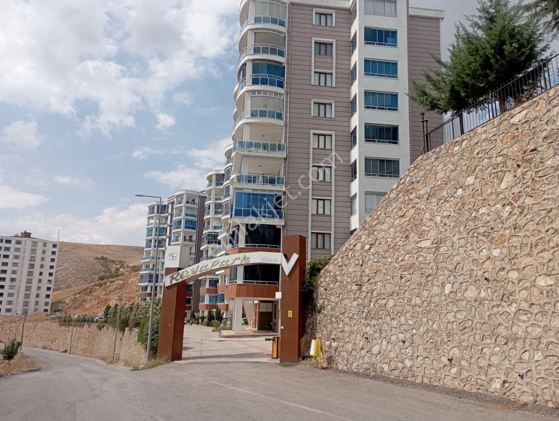 Elazığ Merkez Abdullah Paşa Satılık Daire  Abdullahpaşada site içerisinde satılık 5. kat daire