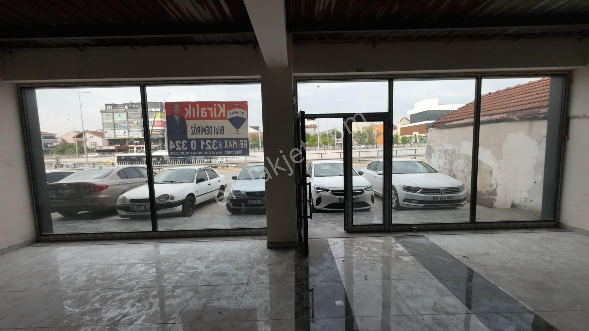 Kartepe İstasyon Kiralık Dükkan & Mağaza  KARTEPE İSTASYON MAHALLESİ D 100 CEPHELİ 750 M2 KİRALIK DÜKKAN