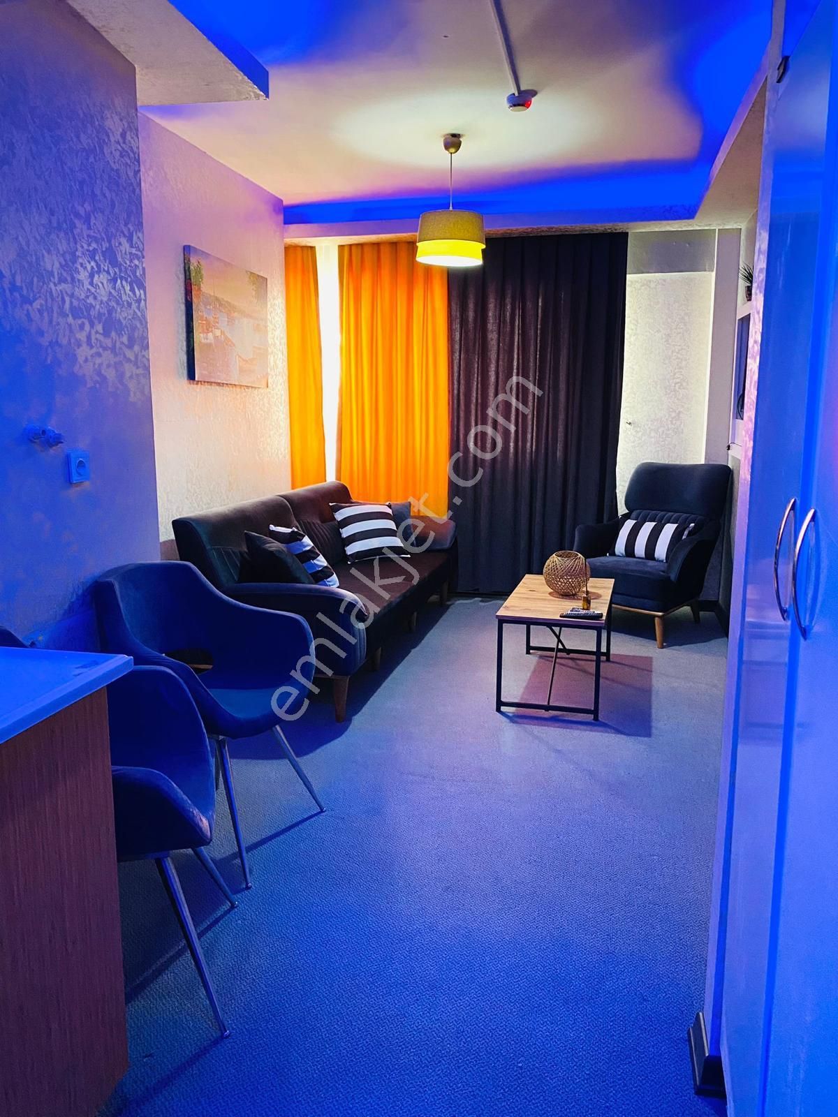 Karşıyaka Çarşı İşbankası Sokagı Günlük Kiralık Lüks Daire - Görsel 3