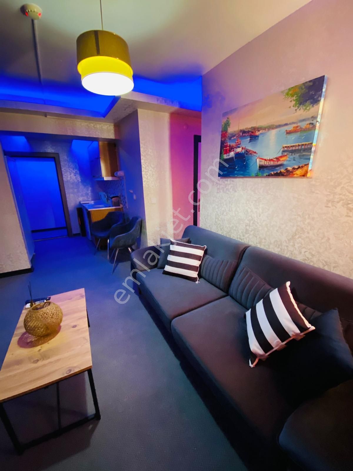 Karşıyaka Çarşı İşbankası Sokagı Günlük Kiralık Lüks Daire - Görsel 2