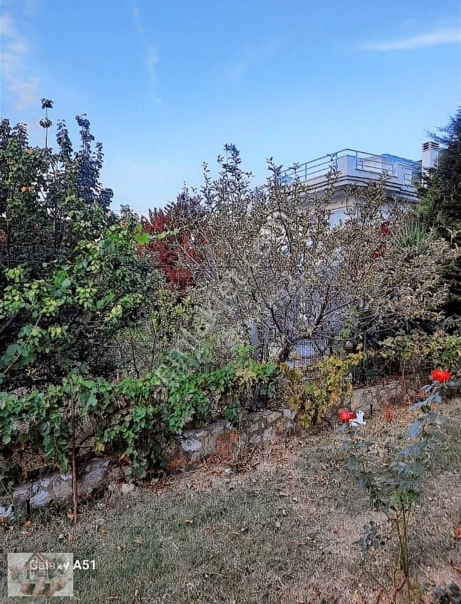 Güzelbahçe Çamlı Satılık Villa ŞEHRİN STRESINDEN UZAK BİR O KADARDA SEHRE YAKIN