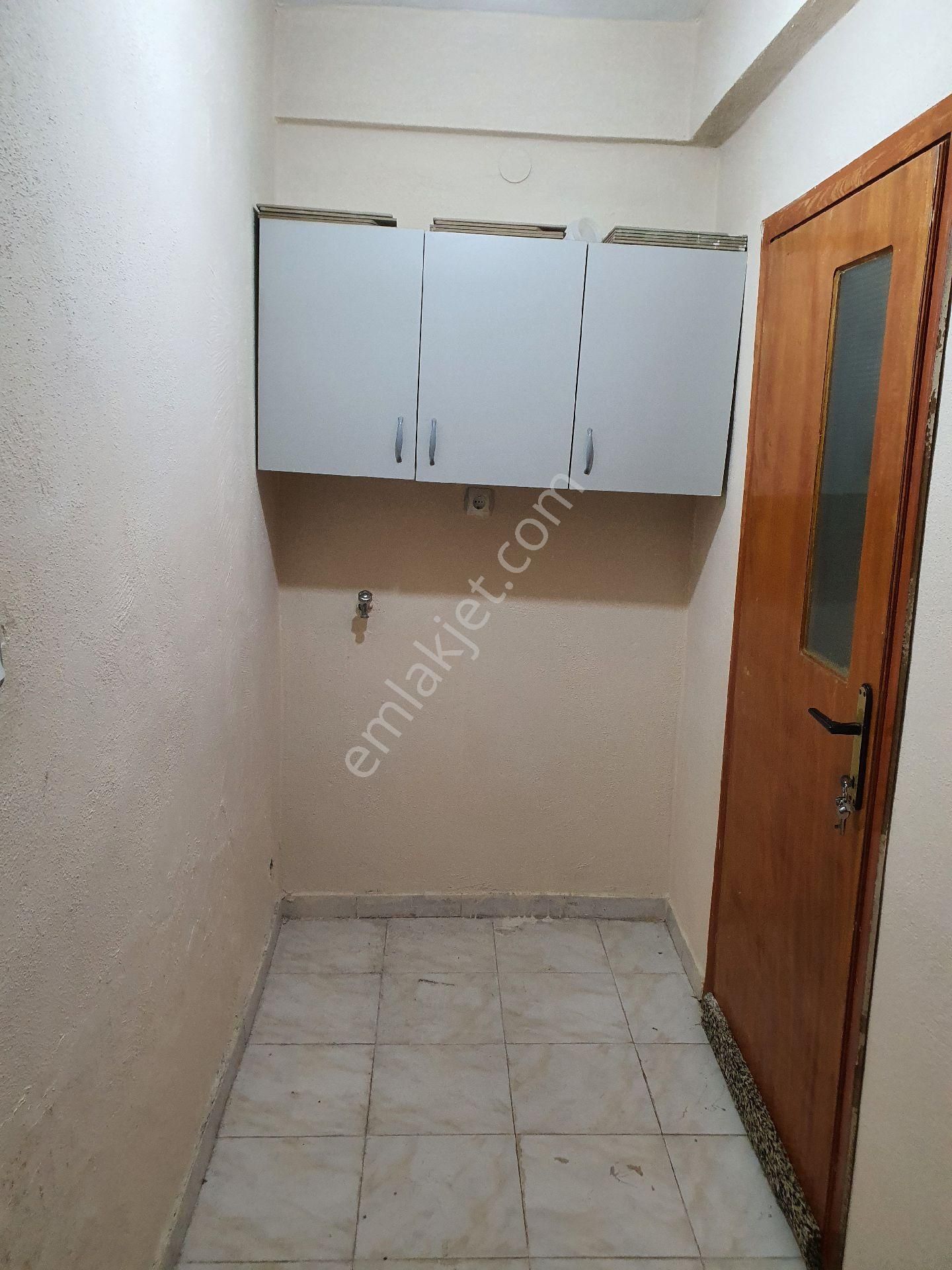 Kırşehir Merkez Medrese Kiralık Daire SAHİBİNDEN 3+1 ÖĞRENCİYE KİRALIK DAİRE 