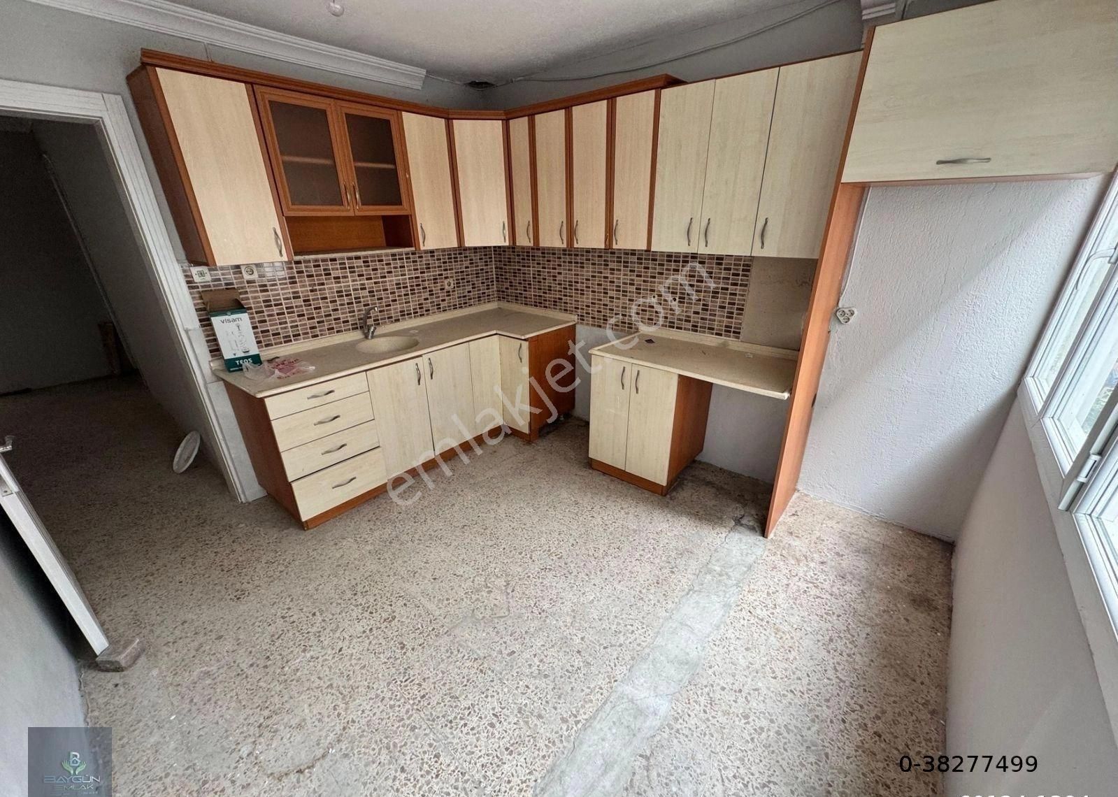 Karabağlar Karabağlar Kiralık Daire Karabağlar Çitlembik Üstü Kiralık Daire 3+1 140m2