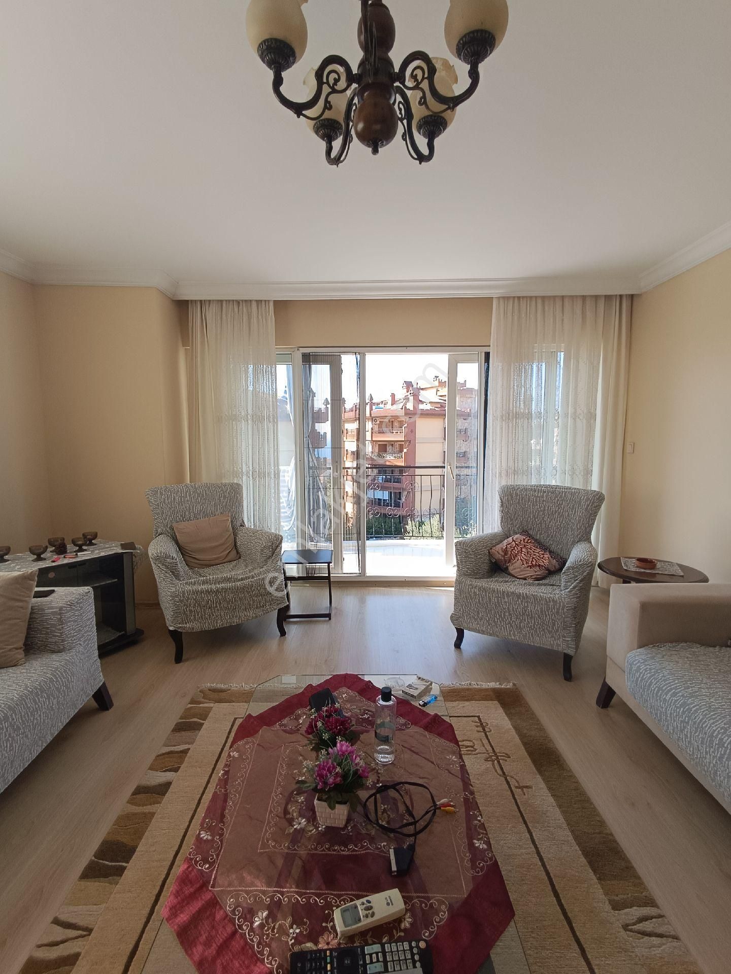 Kuşadası Ege Satılık Daire EGE MAHALLESİNDE SATILIK 3+1 KİSMİ DENİZ MANZARALI DAİRE