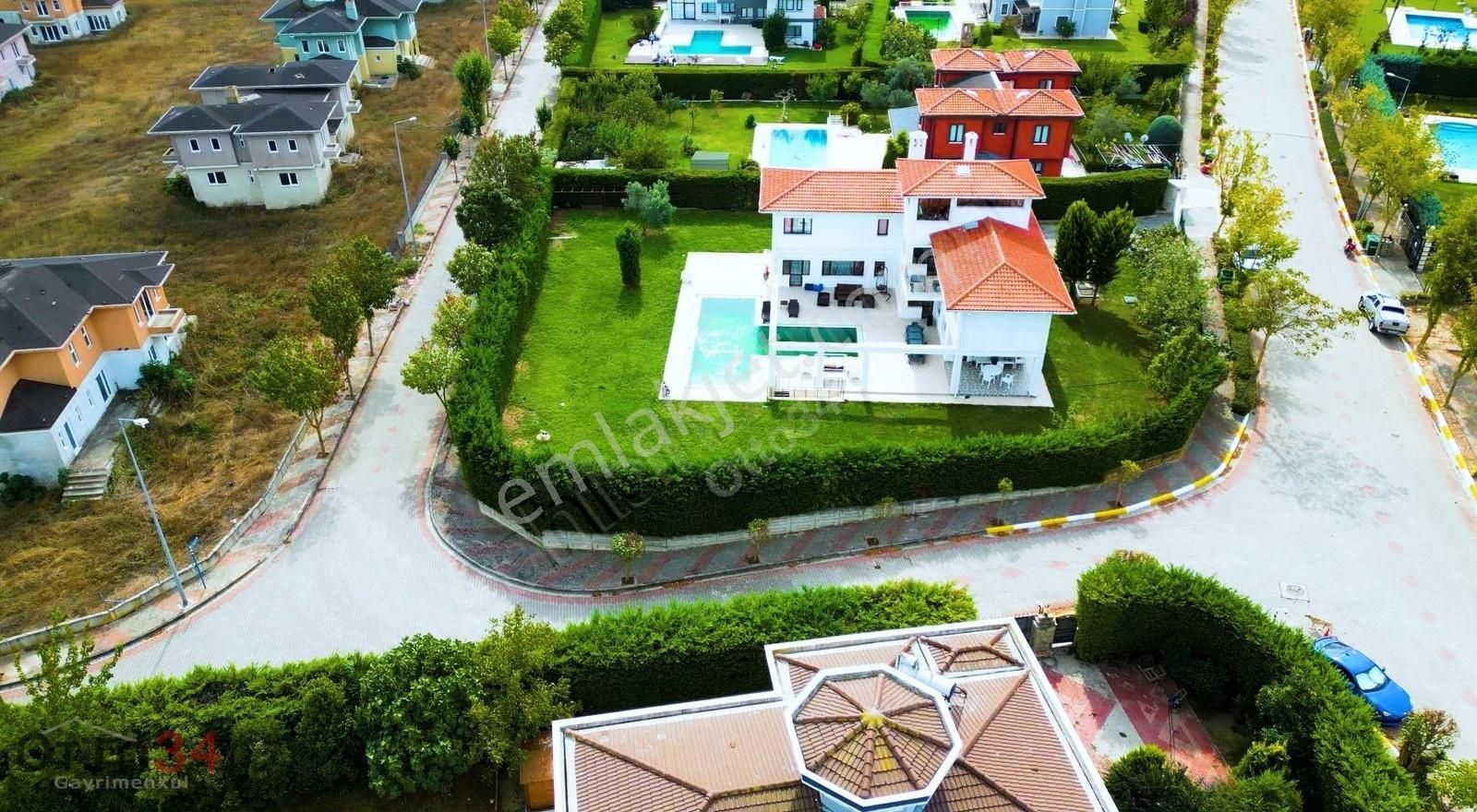 Büyükçekmece Türkoba Satılık Villa Tepekent 'in En Güzel Konumlu Müstakil Havuzlu Köşe Villası