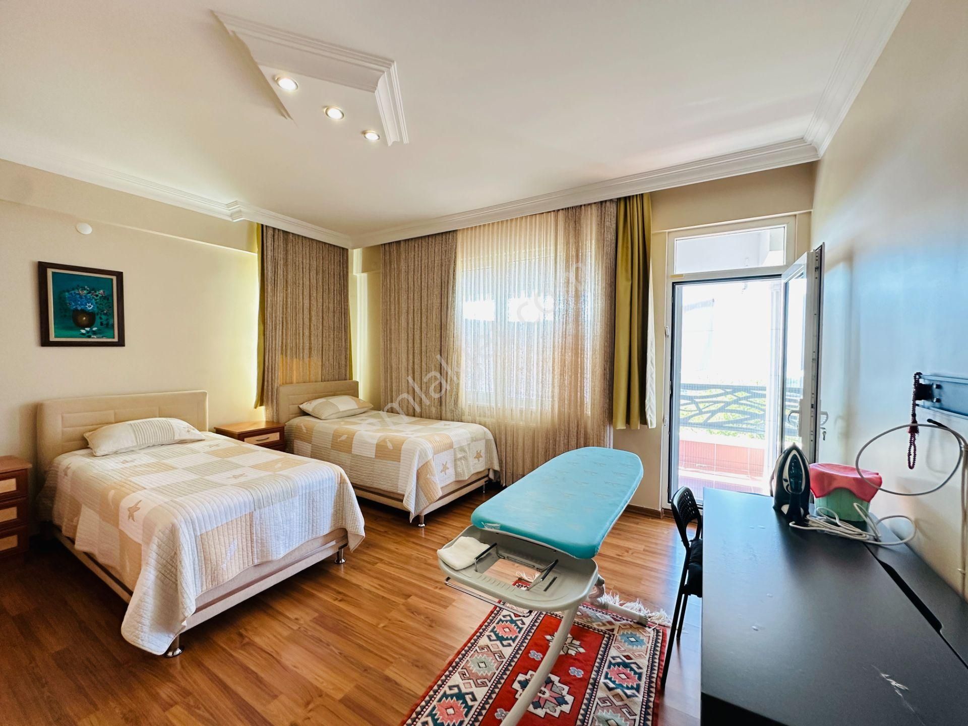 Kamiloba'da 1400m2 Arsa İçinde 500m2 6+1 Satılık Muhteşem Villa - Görsel 25