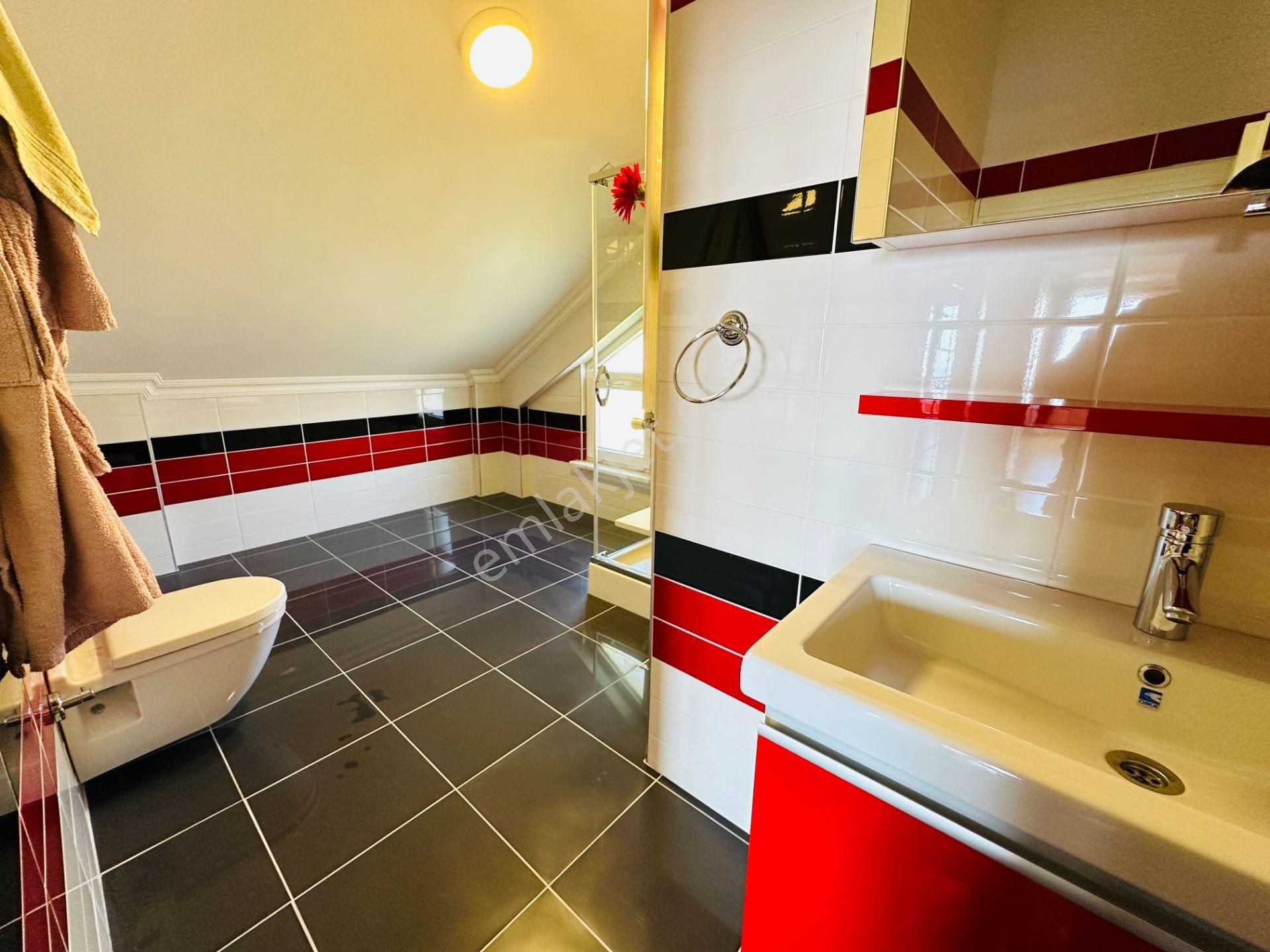 Kamiloba'da 1400m2 Arsa İçinde 500m2 6+1 Satılık Muhteşem Villa - Görsel 33