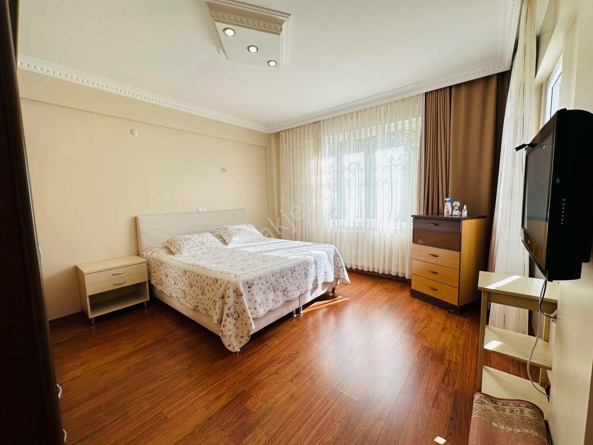 Kamiloba'da 1400m2 Arsa İçinde 500m2 6+1 Satılık Muhteşem Villa - Görsel 10