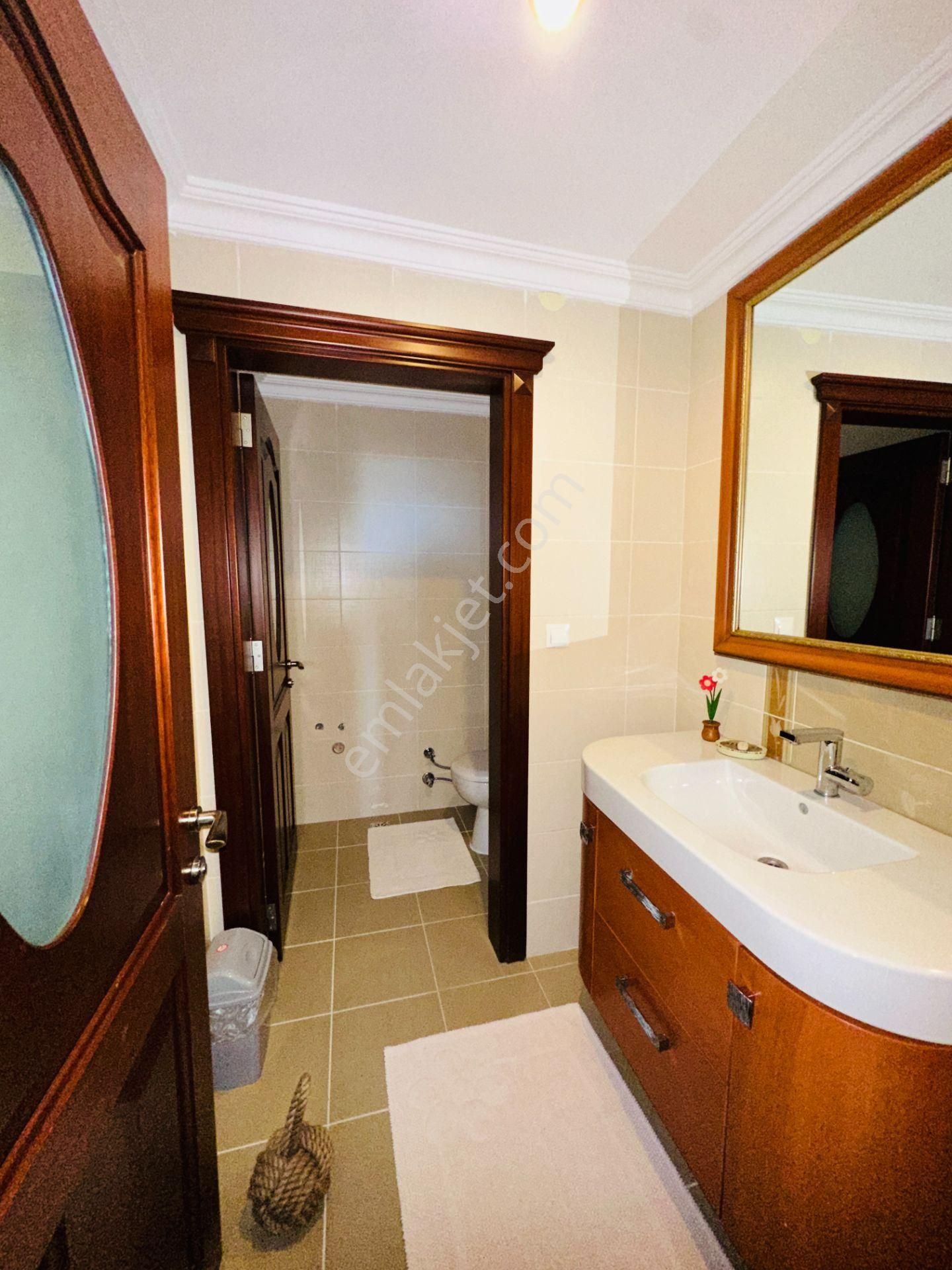 Kamiloba'da 1400m2 Arsa İçinde 500m2 6+1 Satılık Muhteşem Villa - Görsel 13