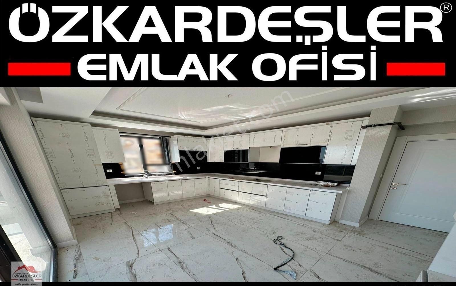 Keçiören Yayla Satılık Daire ARA KATTA GENİŞ S.LÜX 3.BANYO+3.BALKON+G.ODASI S.LÜX 5+1 DAİRE.