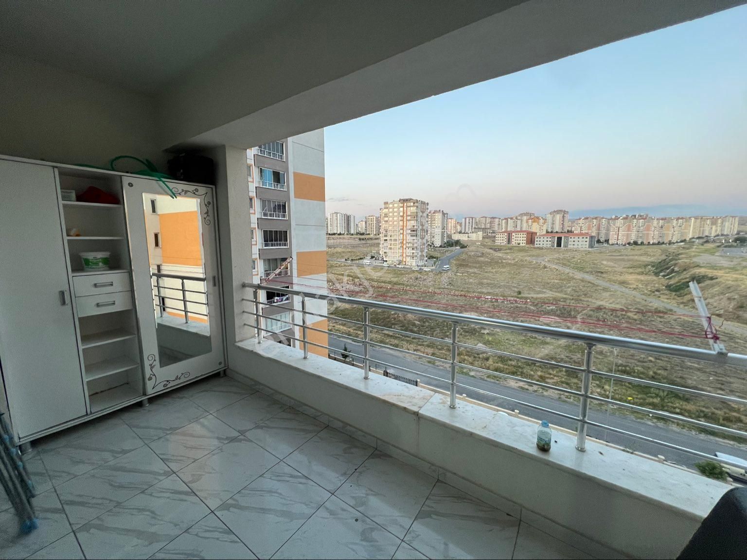 Melikgazi Gesi Fatih Satılık Daire GESİ FATİH MAH - ARA KAT - GÜNEY CEPHE 2.5+1 SATILIK DAİRE