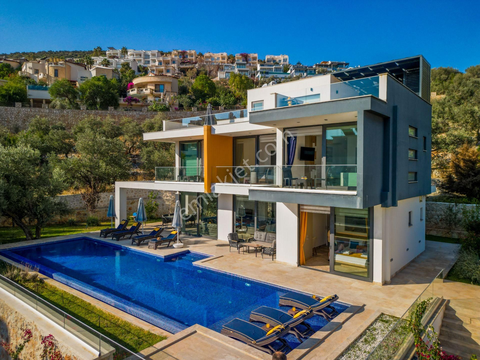 Kaş Kalkan Satılık Villa  KALKAN MERKEZDE DENİZ MANZARALI 4+1 VİLLA