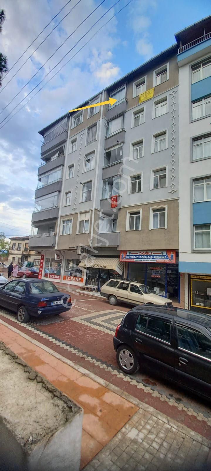 Boyabat Zincirlikuyu Satılık Daire ŞEHİTOĞLU EMLAK'TAN SATILIK 3+1 MASRAFSIZ DAİRE 