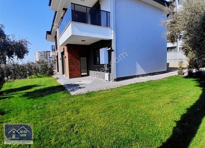 Torbalı İnönü Satılık Villa AYRANCILAR İNÖNÜ MAH. LÜKS SİTE İÇİNDE SATILIK 3+1 VİLLA