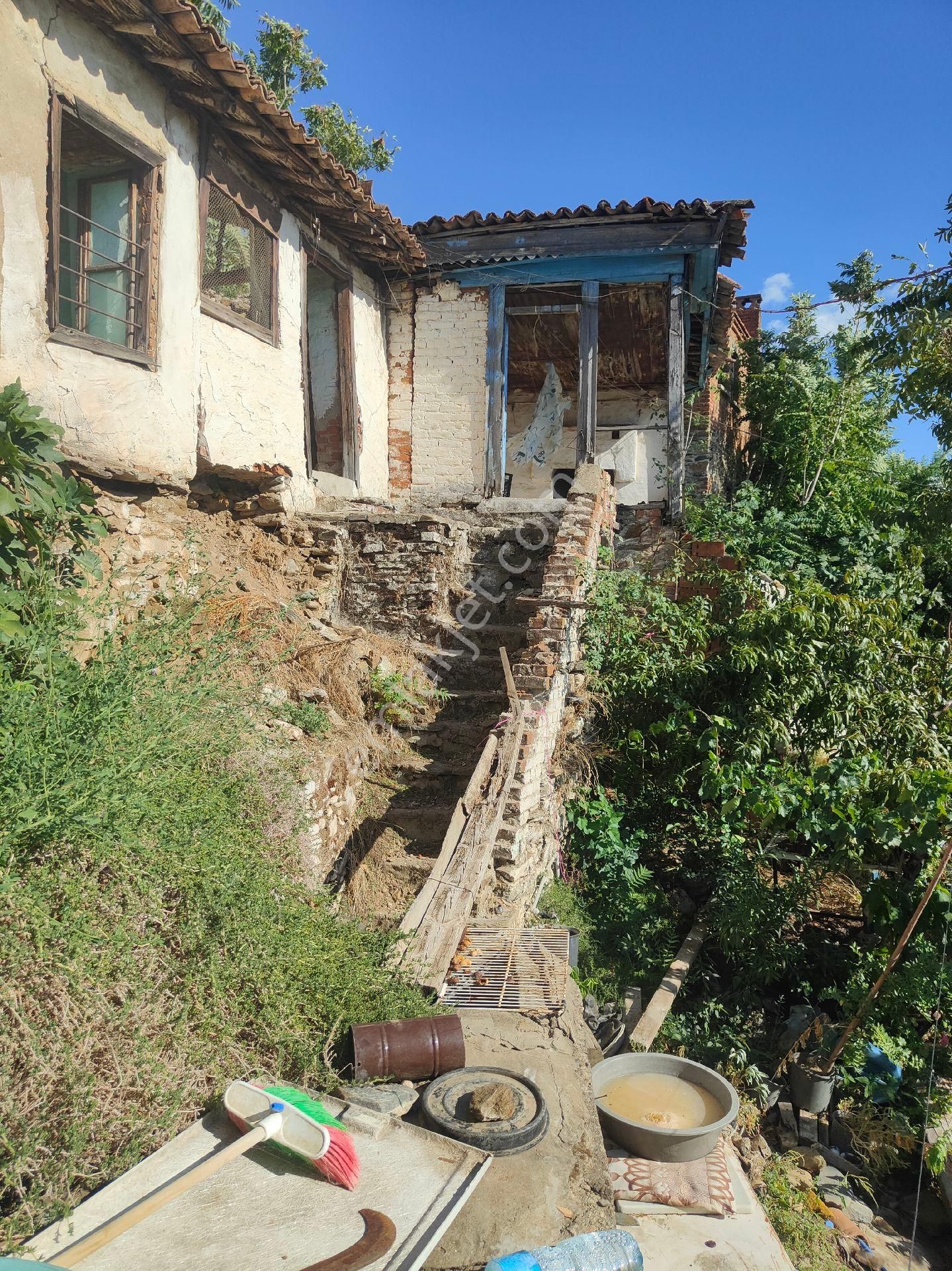 Bayındır Gayrimenkul - Bayındır Yusuflu Köyünden Satılık Köy Evi - Görsel 12