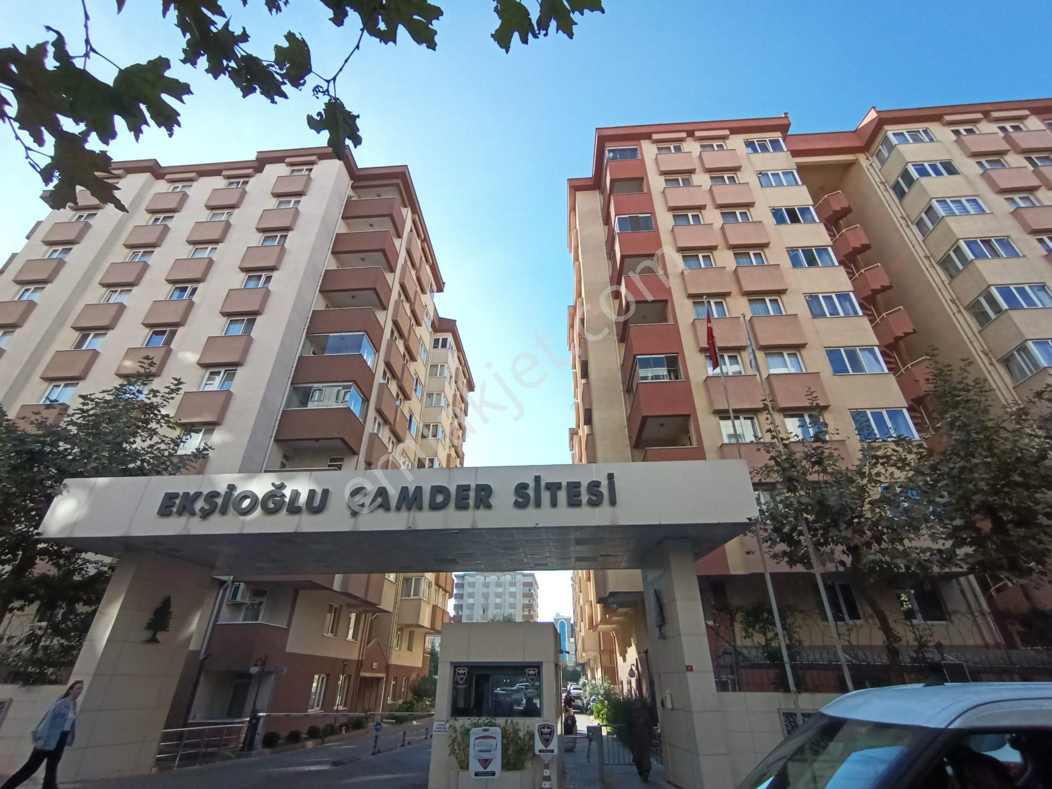 Ümraniye Madenler Satılık Daire  EKŞİOĞLU ÇAMDER SİTESİ'NDE 3+1 SATILIK DAİRE