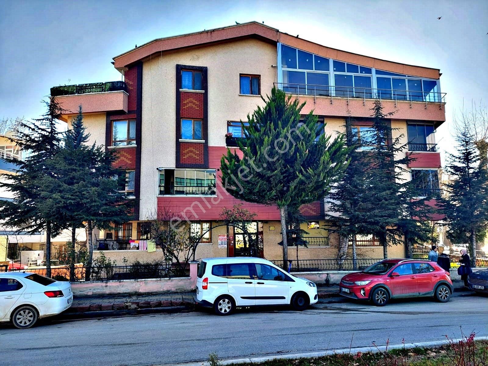 Yenimahalle Varlık Satılık Daire  Etlik Şehir hastanesi ve ANKAmall yakını 3+1 Satılık Dubleks