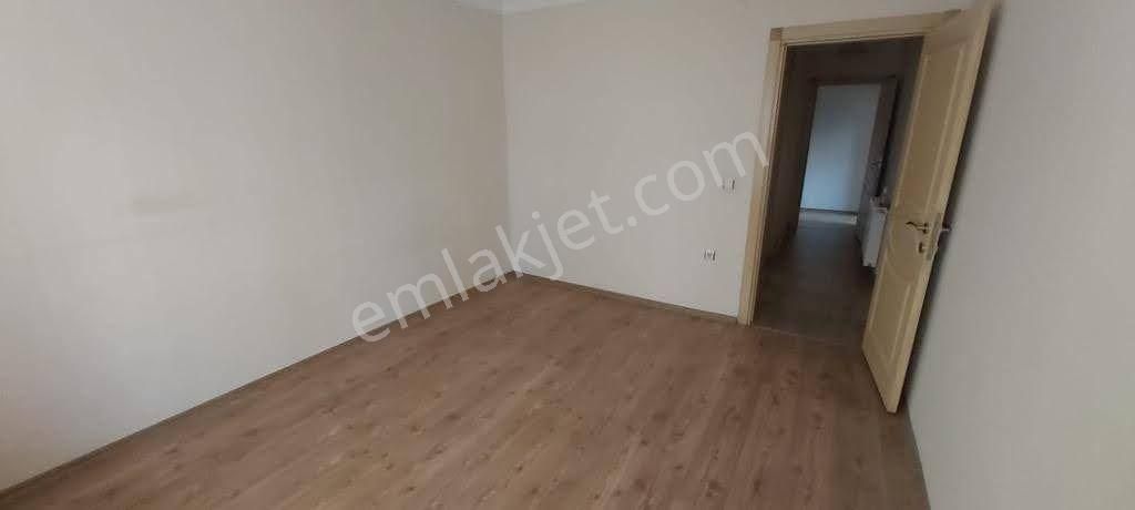 Çukurova Mahfesığmaz Satılık Daire KENAN EVREN BULVAR ÜZERİ SATILIK 3+1 FIRSAT İŞ YERİ OLMAYA MUSAİT DAİRE 