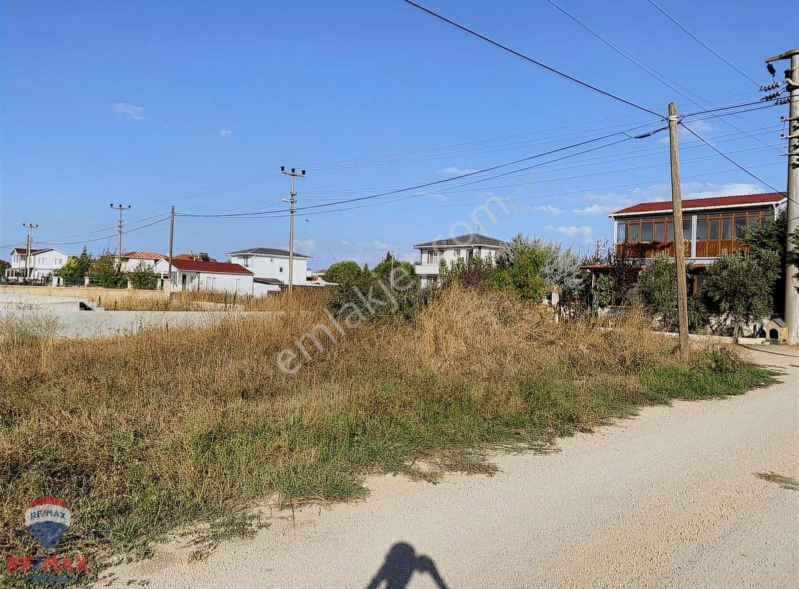 Biga Çeşmealtı Köyü Satılık Villa İmarlı Çeşmealtı'nda Huzur ve Yatırım Bir Arada Satılık Arsa !!!