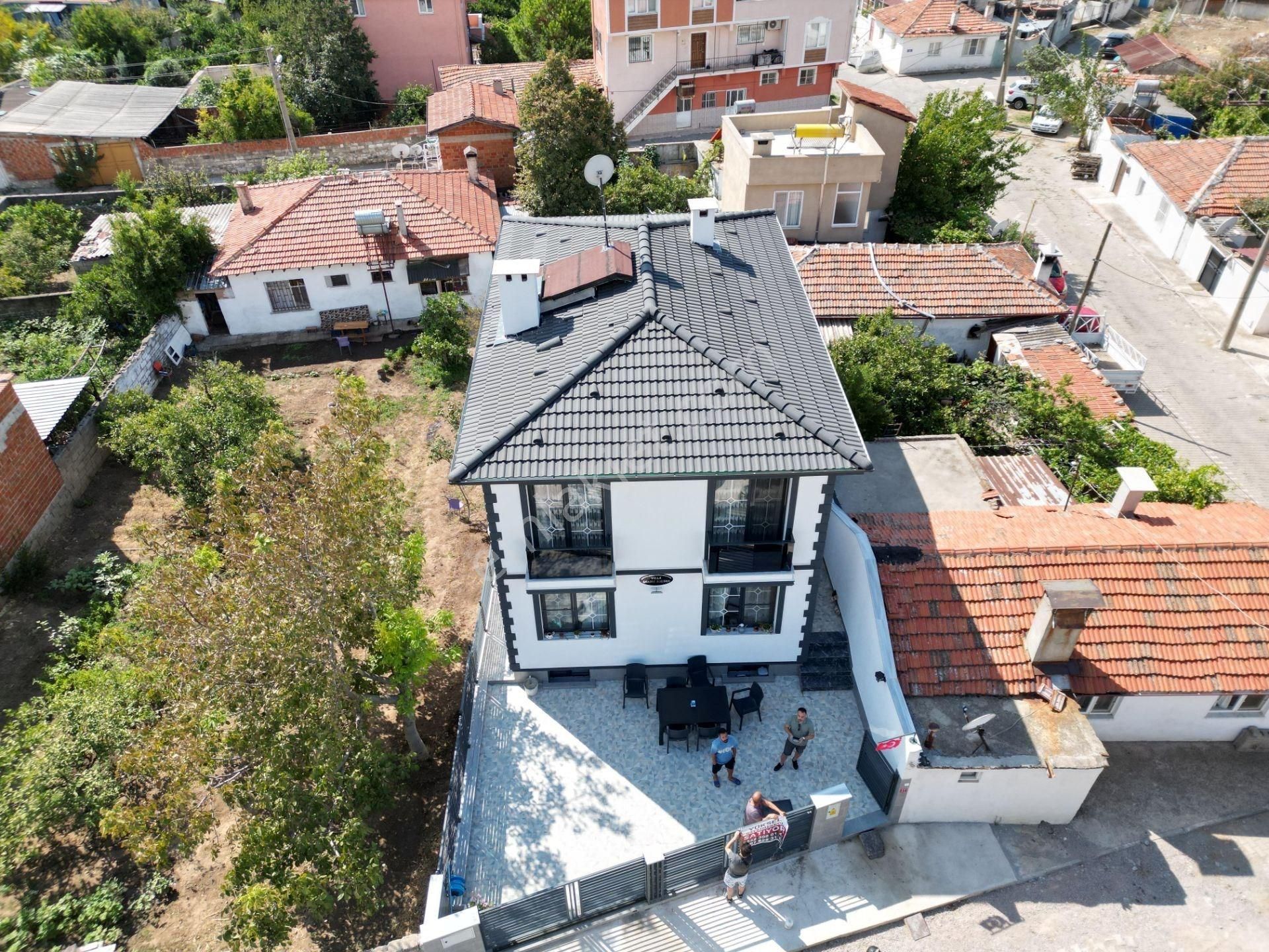 Edremit Kızılkeçili Satılık Villa YÜKSELDEN KIZILKEÇİLİ KÖYÜNDE BENZERSİZ BAHÇELİ 5+2 VİLLA