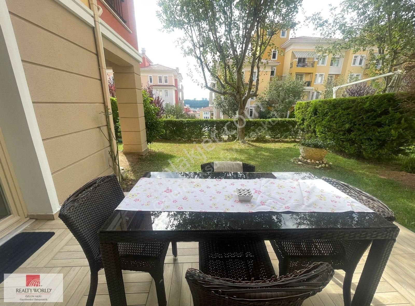 Çekmeköy Merkez Kiralık Daire ÖZLEM AKSU.. RAPSODİ EVLERİ BAHÇELİ KİRALIK 2.5+1 FULL EŞYALI