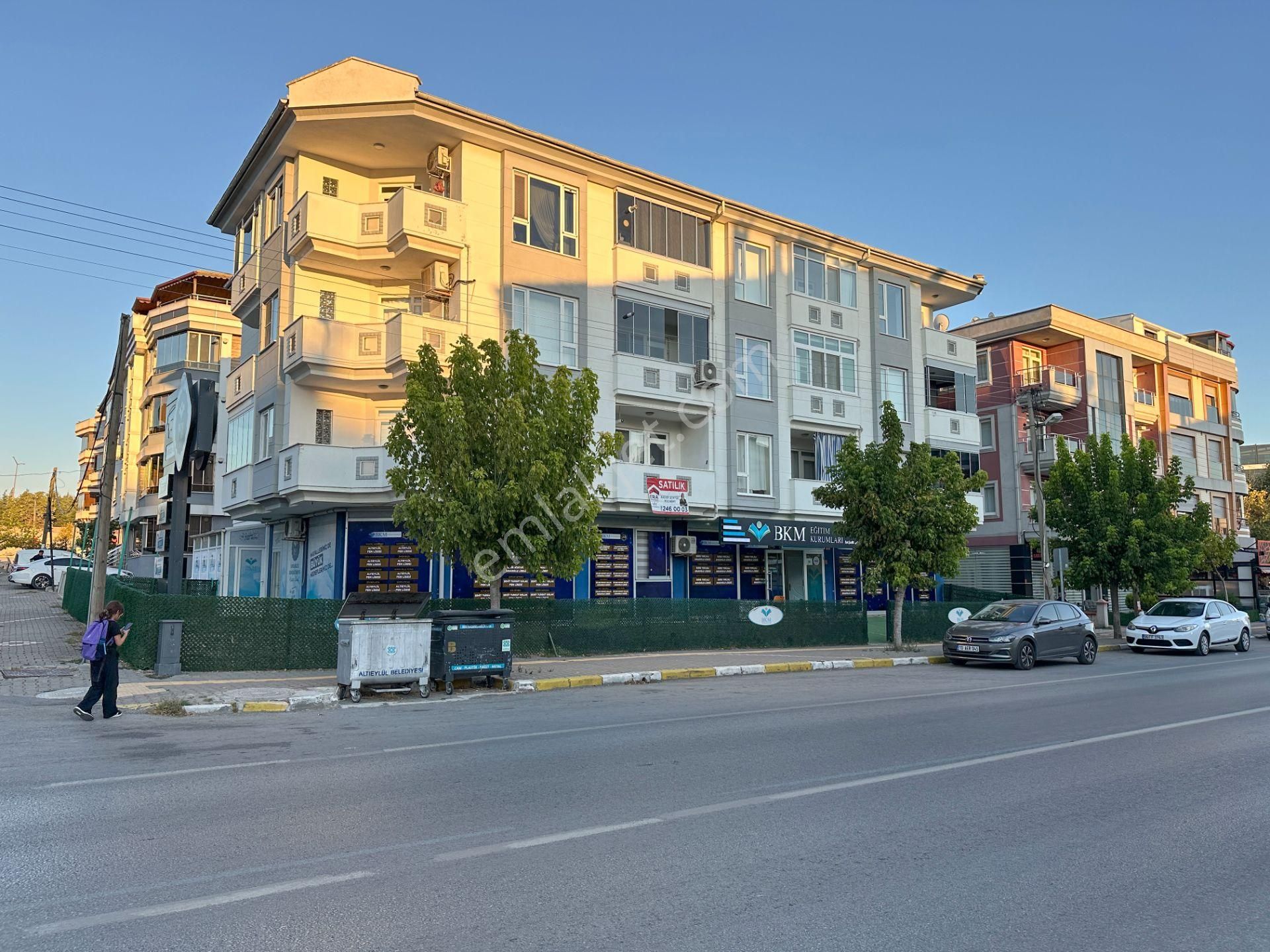 Altıeylül Bahçelievler Satılık Daire  ERASÖZ DEN BALIKESİR TEKNİK LİSE CD.ÜZERİNDE SATILIK 2+1 DAİRE