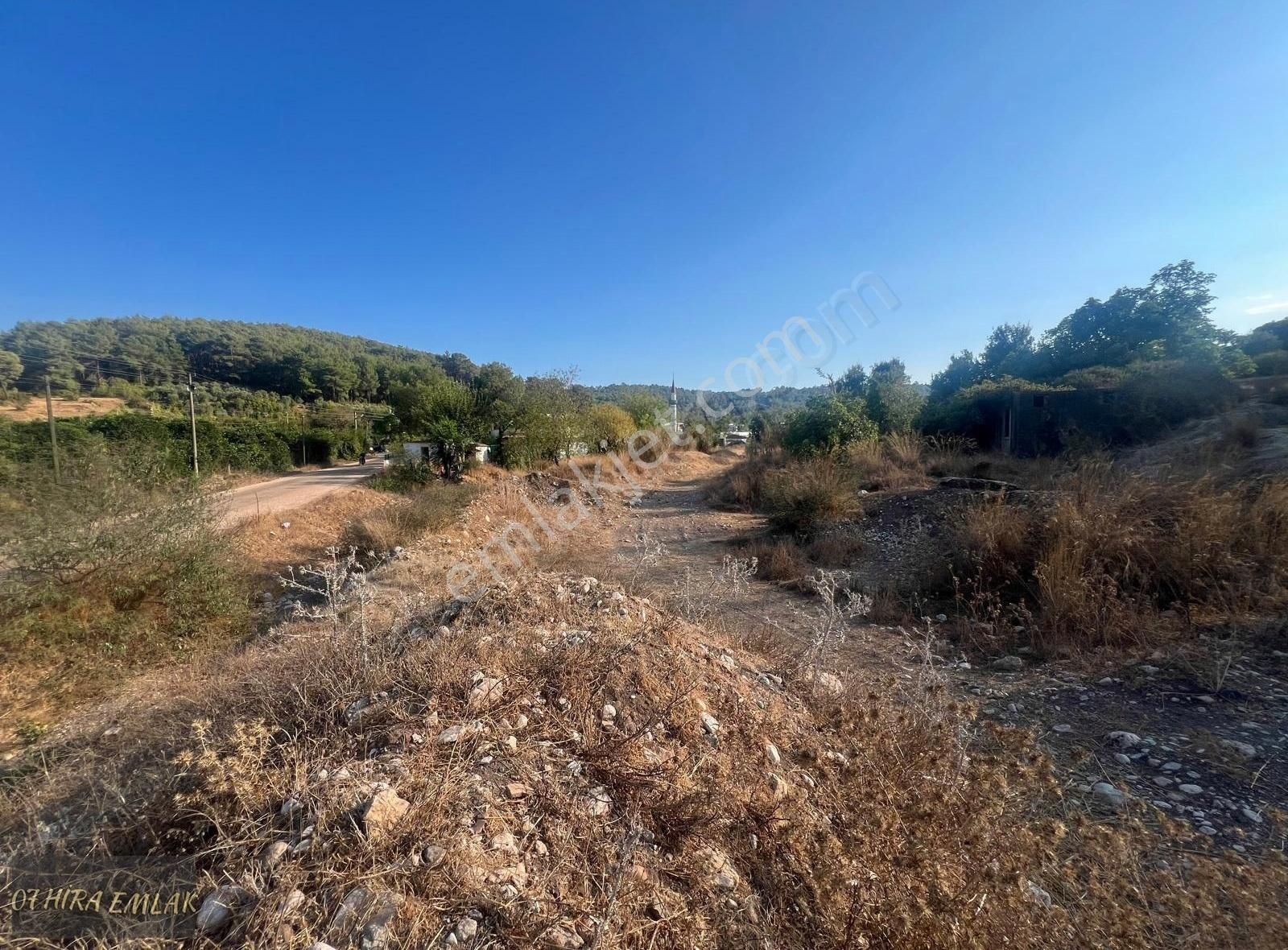 Kumluca Sarıkavak Satılık Tarla SARIKAVAKTA KÖY İÇİ YOL KENARI RIZAİ TAKSİMLi TARLA