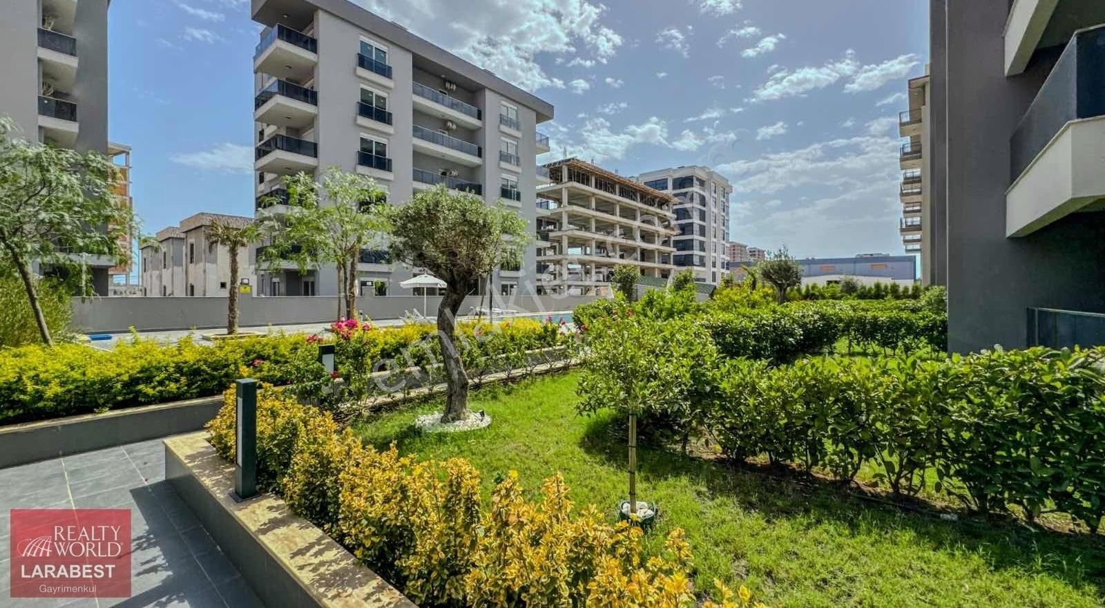 Aksu Altıntaş Satılık Residence ANTALYA ALTINTAŞTA LÜKS 1+1 GİRİŞ KAT BAHÇE KULLANIMLI