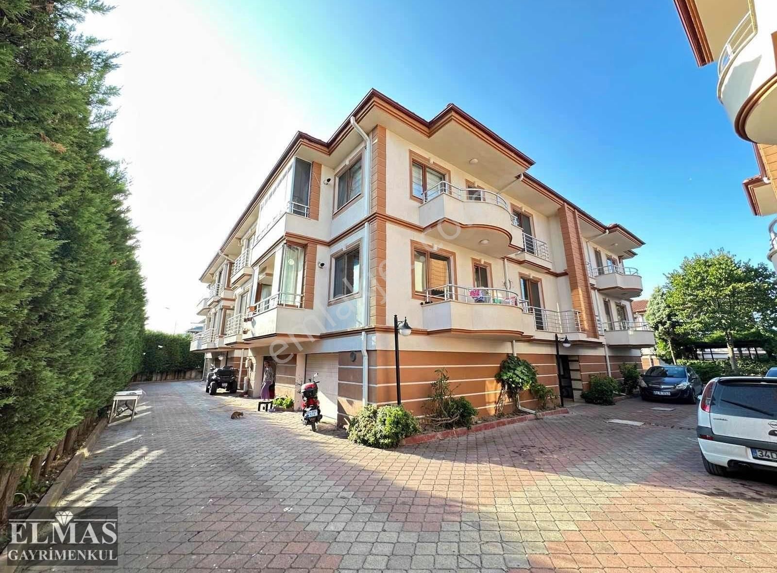 Serdivan Vatan Satılık Daire SERDİVAN DEREBOYU KONAKLARINDA SATILIK 3+1 DAİRE