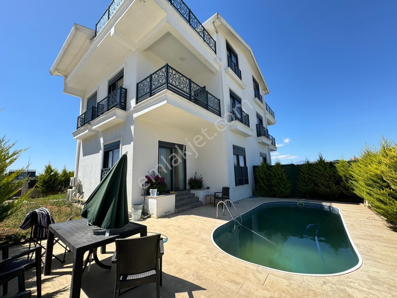 Serik Belek Satılık Villa 5+1 kelepir villa