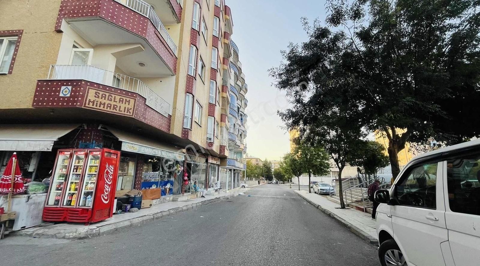 Siirt Merkez Bahçelievler Satılık Daire HAYAT GAYRİMENKULDEN ŞAHİN BEY ÇEVRESİNDE SATILIK 3+1 DAİRE