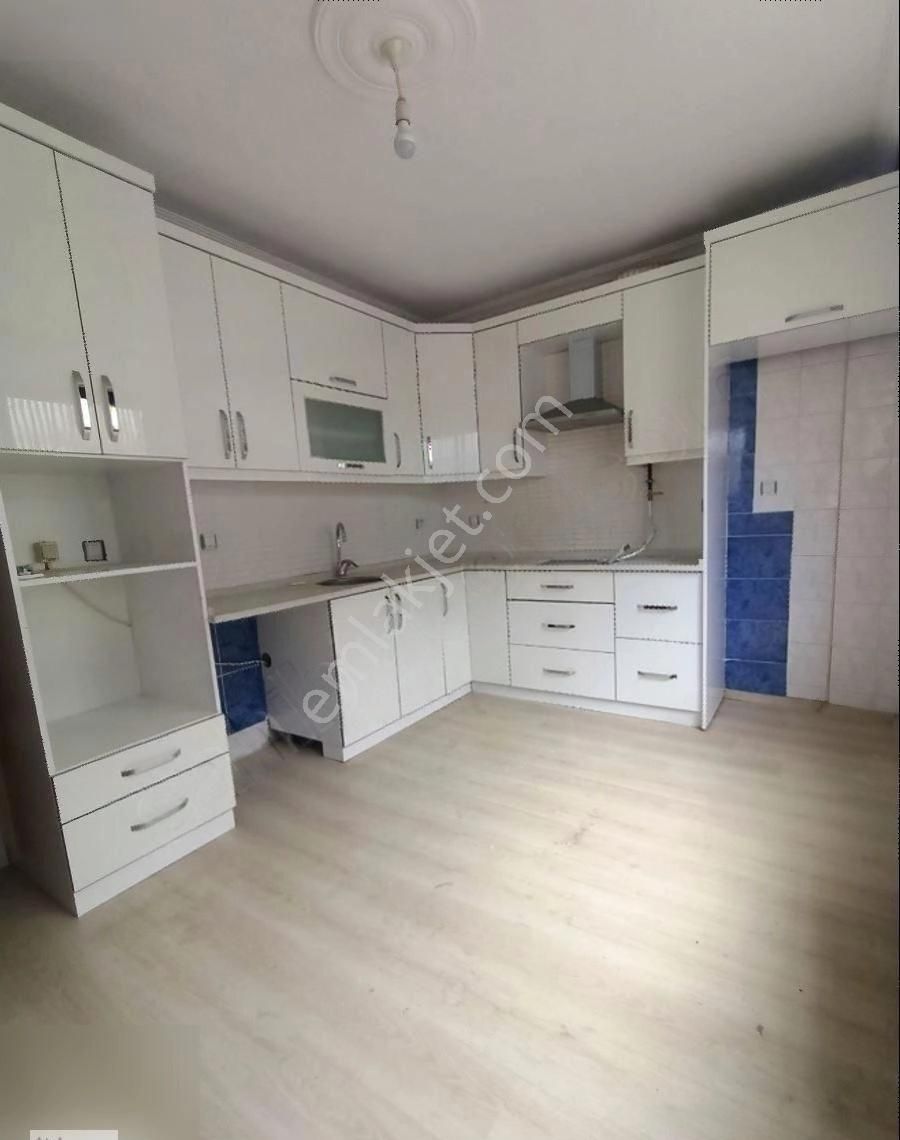 Bornova Yeşilova Kiralık Daire Kün Emlakdan 3+1, Doğalgazlı, Köşe, Bakımlı Masrafsız Daire