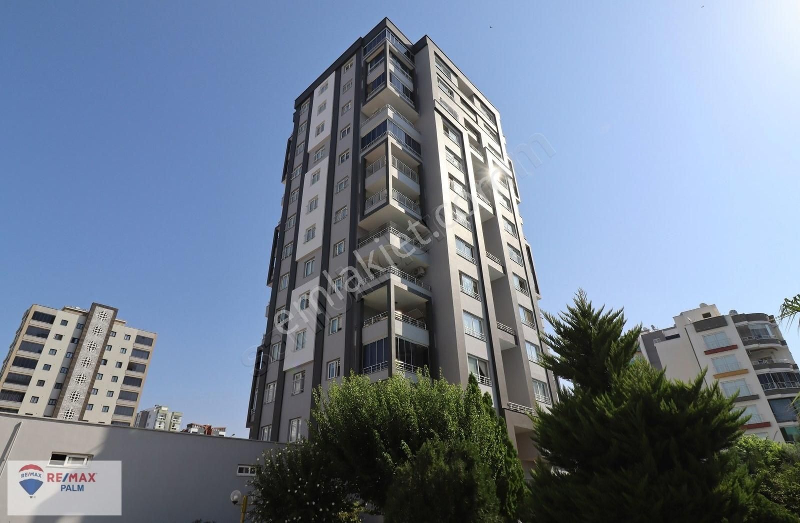 Mezitli Yeni Satılık Daire REMAX PALM'DEN KAPALI OTOPARKLI,HAVUZLU 3+1 DAİRE