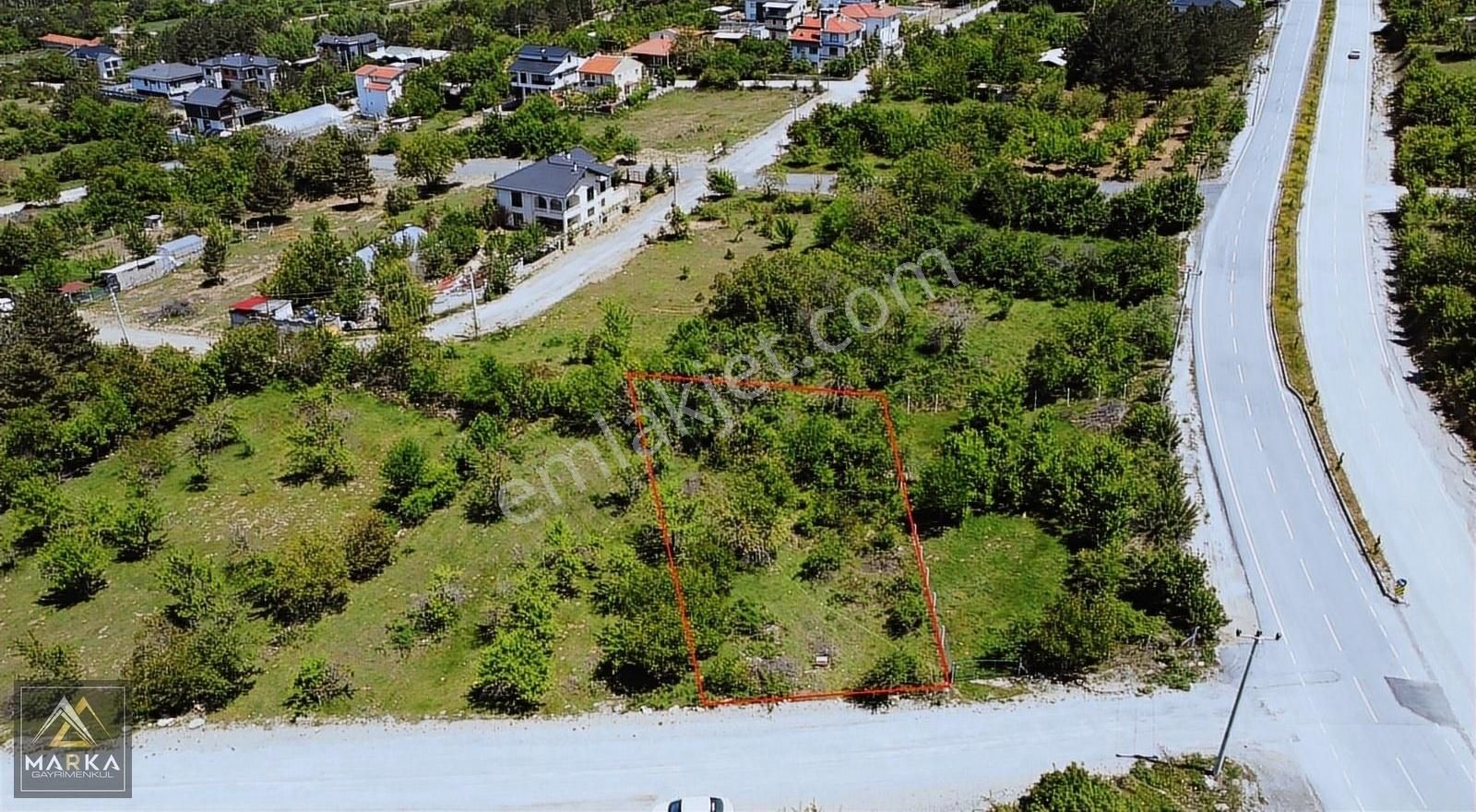 Kütahya Merkez Mehmet Akif Ersoy Satılık Villa İmarlı MARKA'dan ÇAMLICA'da ÖNÜ AÇIK MANZARALI VİLLALIK 718 M2 ARSA