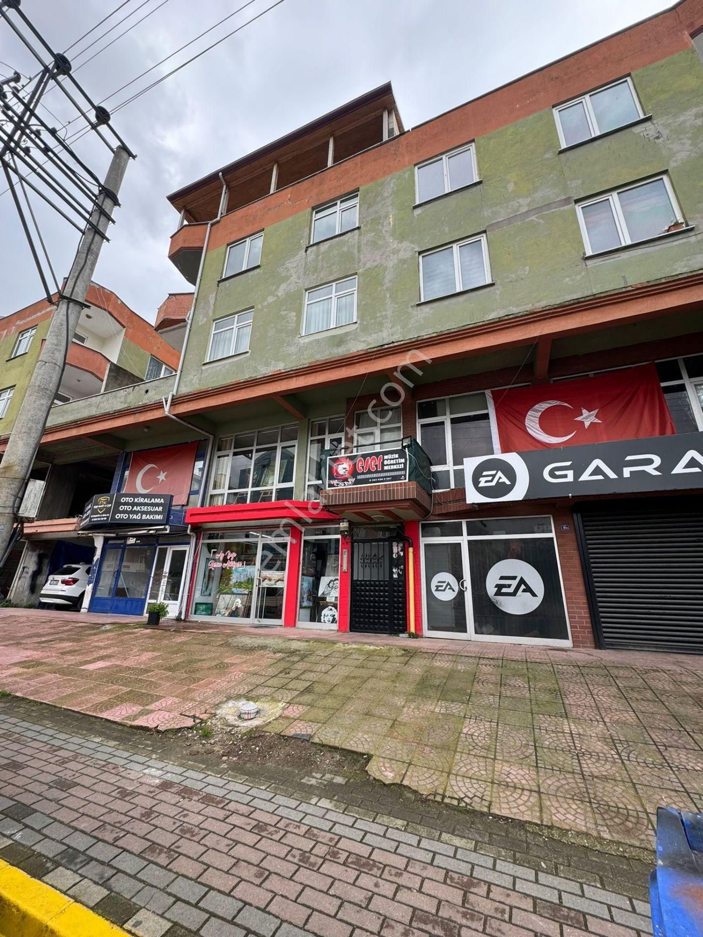 Körfez Atalar Satılık Daire  ATALAR MAH.DE ANA CADDE ÜZERİ 3+1 SATILIK DAİRE EMEK EMLAKTAN S-2647