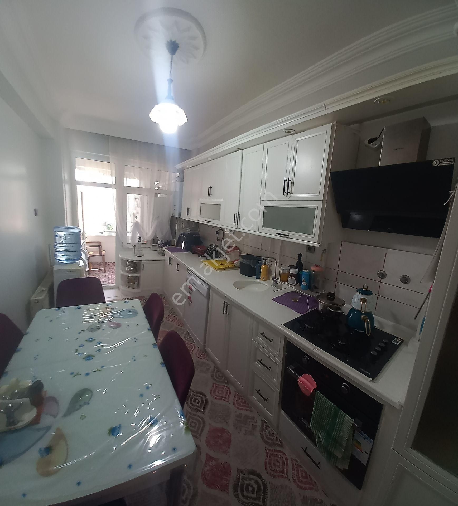 Selçuklu Parsana Satılık Daire  YENİ STAD KARŞISI ARAKAT İÇİ YENİLENMİŞ SATILIK 3+1 DAİRE