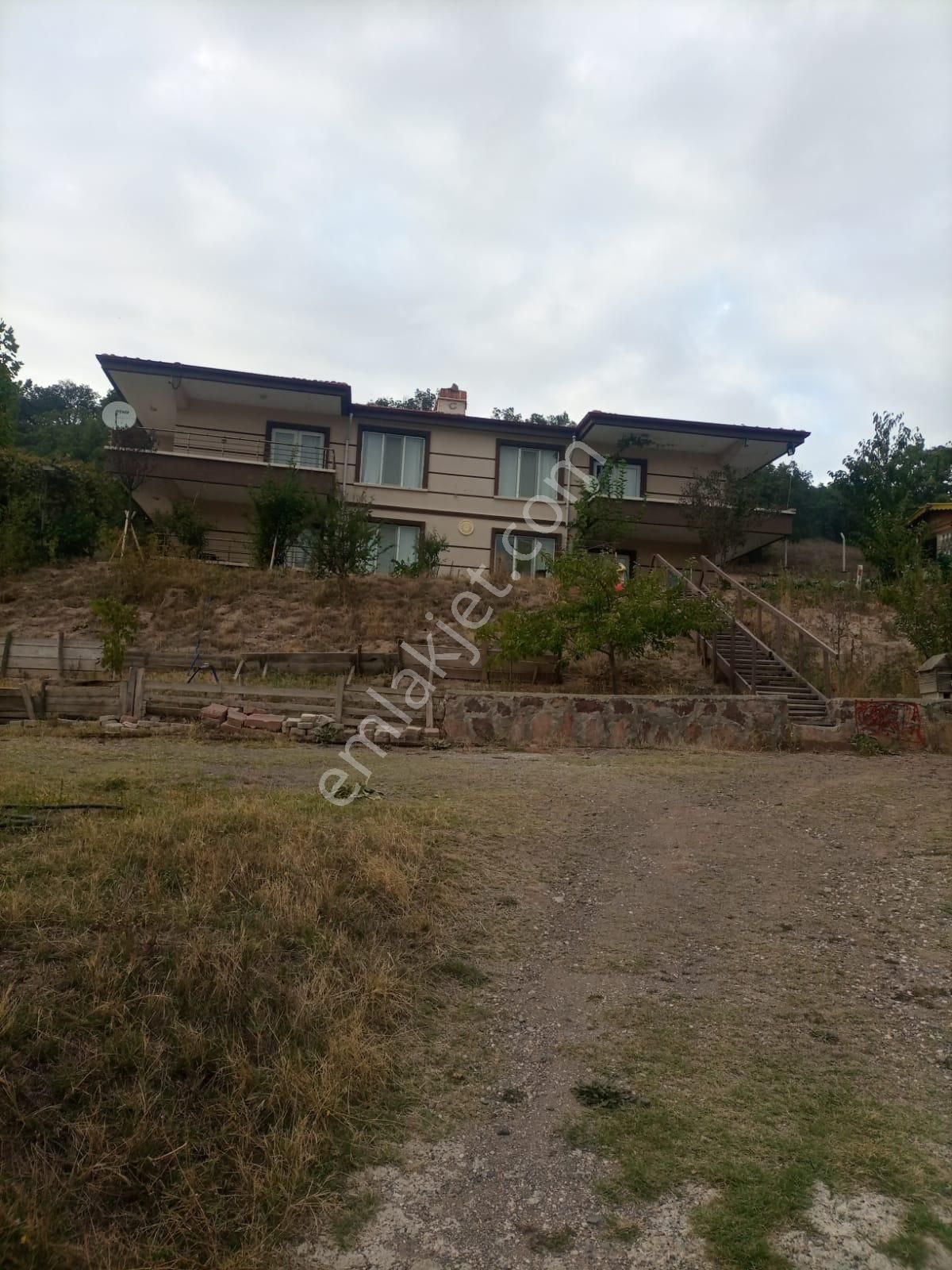 Kızılcahamam Akdoğan Satılık Villa İmarlı Kızılcahamam Akdoğan Köyünde Caddeye 500 Metre 2 Dönüm İçinde 440 M2 Villa Olan Arsa