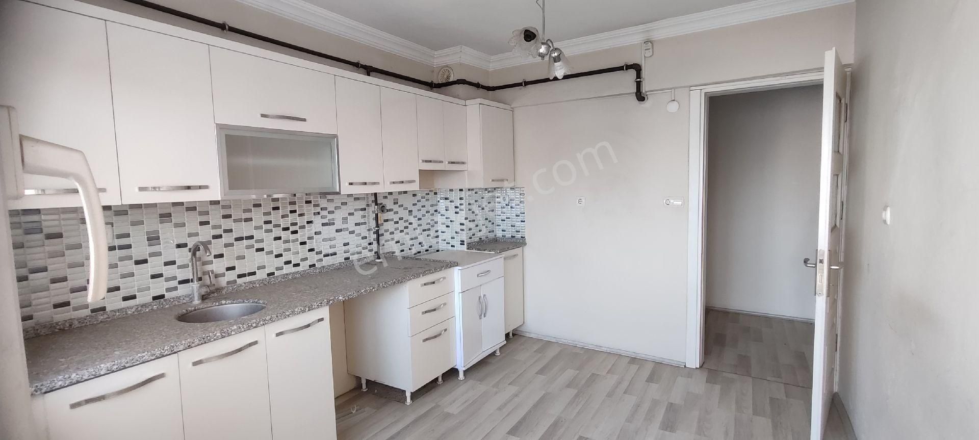 Doğalgazlı Asansörlü 6. Kat Kiralık Daire - Görsel 4
