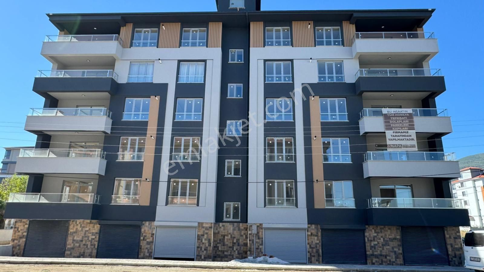 Akşehir Yeni Satılık Daire BİRİMDEN SATILIK DAİRE YENİ MAHALLE DE ULTRA LÜX GARAJLİ